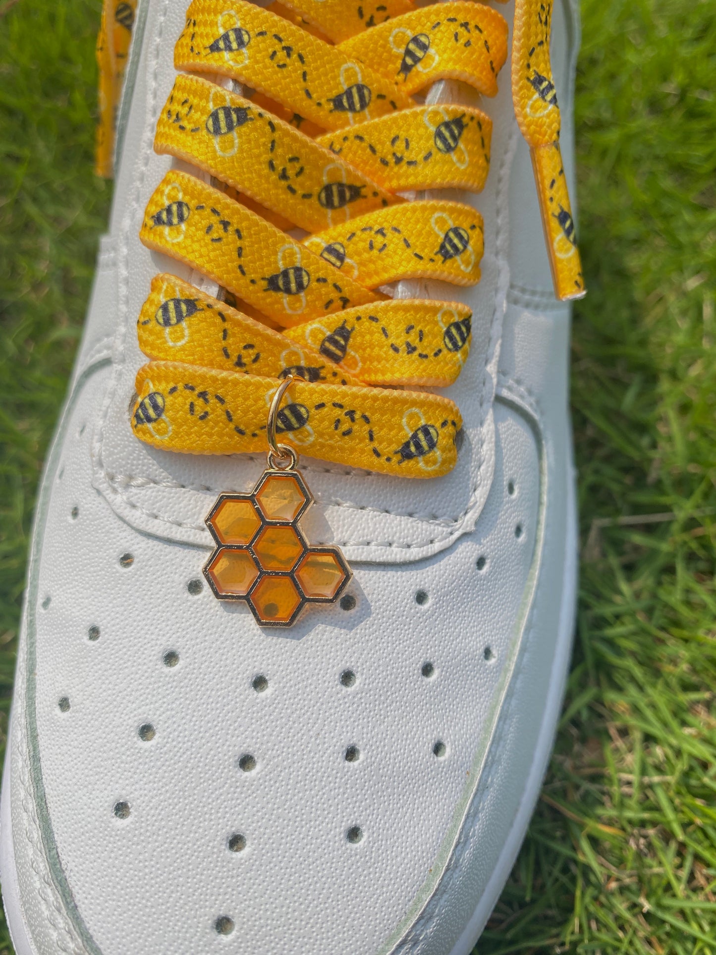 Yellow Bee Shoelaces With Charms