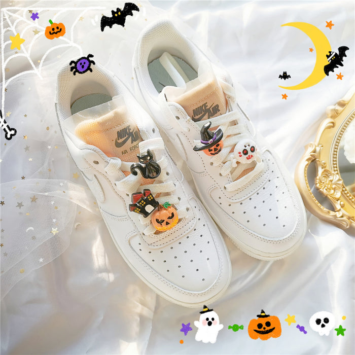 Lace charms